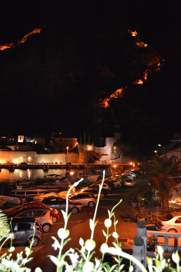 Apartments Qualitas Kotor Exterior photo