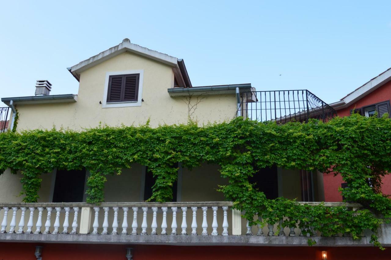 Apartments Qualitas Kotor Exterior photo